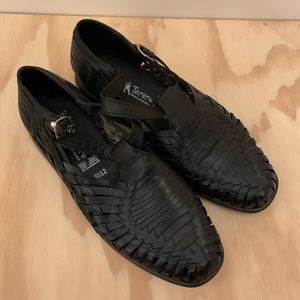 Torero huarache sandals in black leather.